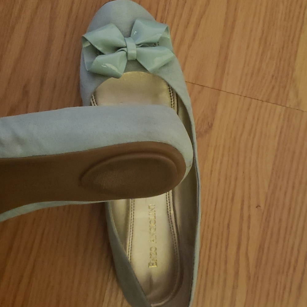 Shoes - Picture 4 of 6